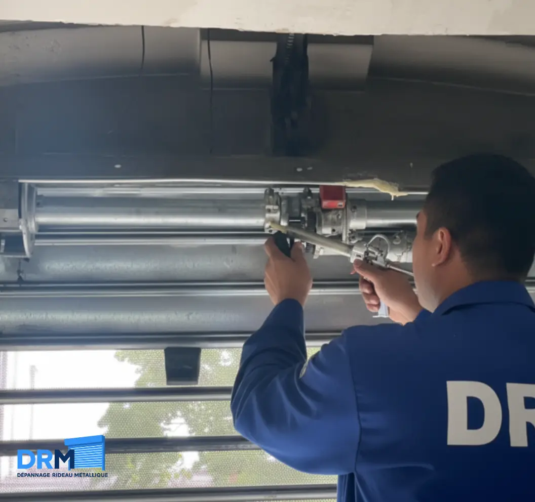 Entretien rideau métallique 92100 - Contrats Sérénité DRM : 2 à 4 visites/an, graissage et priorisation des interventions à Boulogne-Billancourt. - DRM